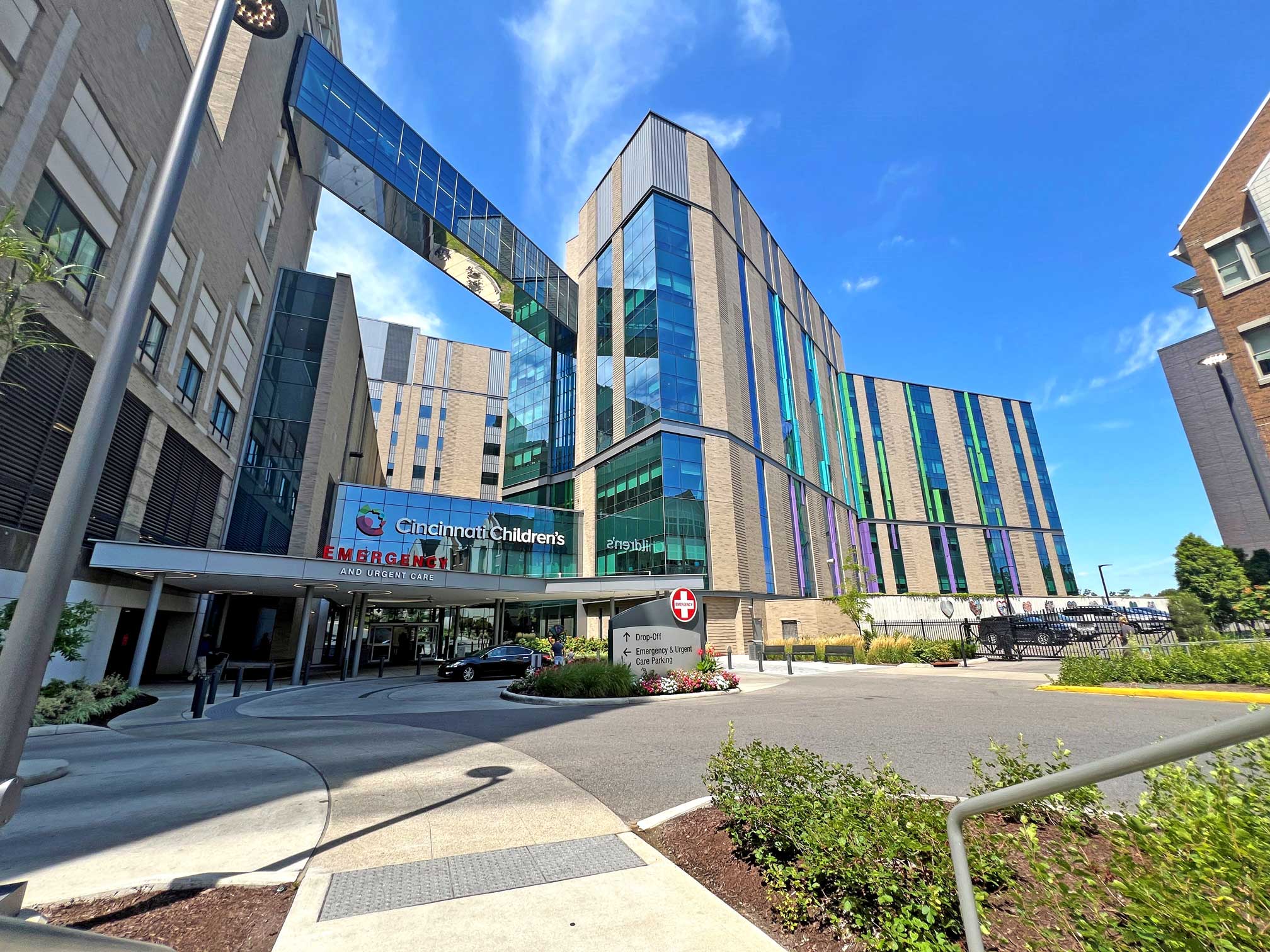 Image of new building addition at Cincinnati Children's hospital in bright daylight.
